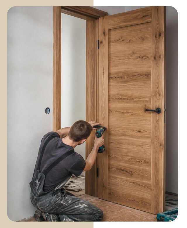 Профессиональный монтаж деревянной двери в Рыбинске под ключ